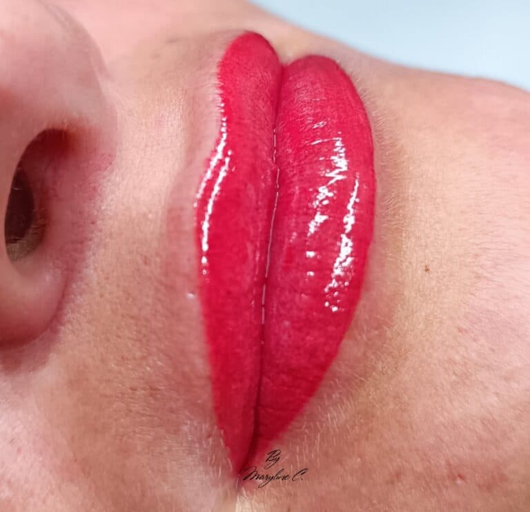 bouche complète effet rouge à lèvres